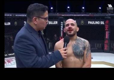 Paulino “Cuate” Siller celebra tras derrotar a Jorge Calvo y conquistar el campeonato mosca de LUX Fighting League