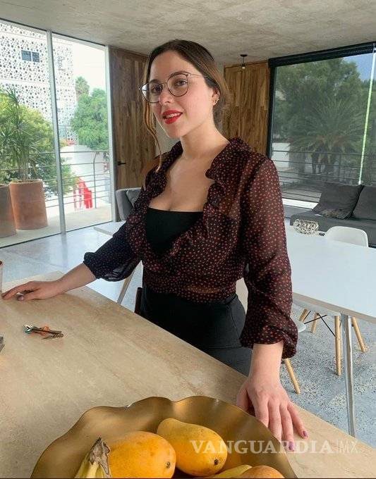 $!Estefanía Veloz de Canal Once ahora critica a Brozo por hablar de vacunas