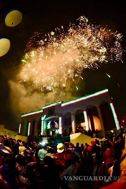 $!El espectáculo de pirotecnia fue acompañado con canciones tradicionales mexicanas al cierre del evento.
