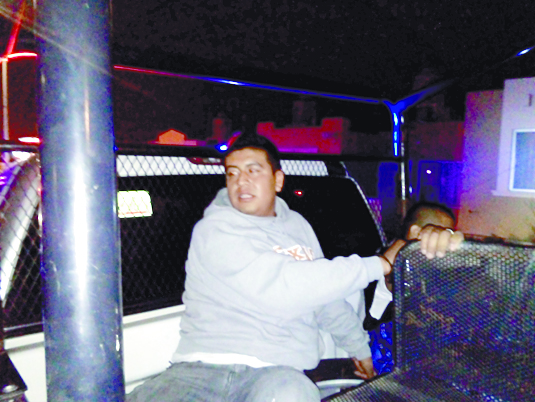 $!Asesinan a hombre en fiesta por no cooperar para cervezas