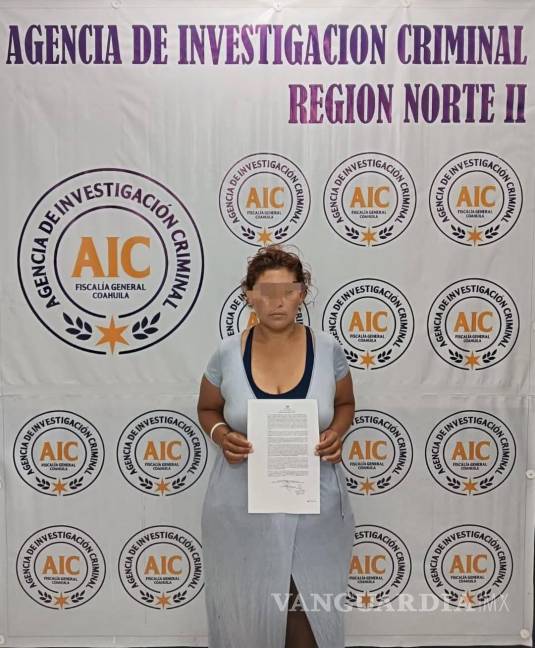 $!Una mujer fue detenida también durante el operativo de seguridad.