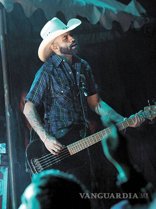 $!Kinky prende a Saltillo y cierra el Beer Fest Coahuila