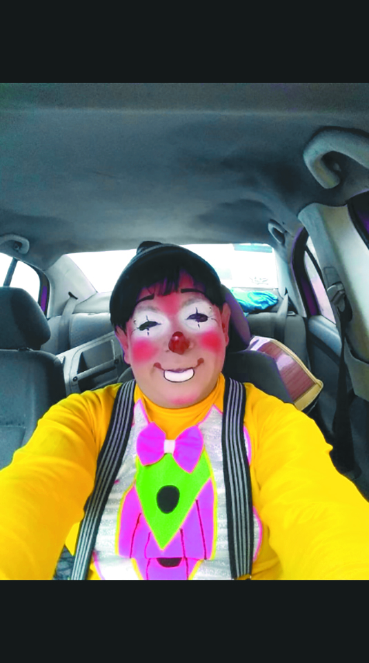 $!COVID-19 apaga sonrisa de payaso saltillense Kachuchín, pero no la esperanza