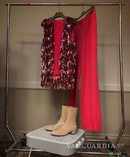 $!El estilista compartió una foto del show tras bambalinas y agradece al equipo de Gucci por el característico diseño, incluyendo a Alessandro Michele, director creativo de la compañía de moda.