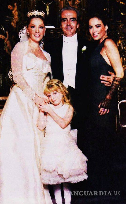 $!Adela Micha y Lorenzo Lazo tuvieron romance antes de su boda con Edith González, asegura periodista