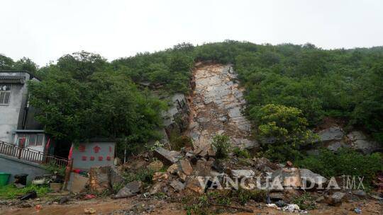 $!Ya son 21 muertos por deslizamientos de tierra en China