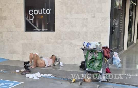 Saltillo: Buscan apoyo para mujer en situación de calle, en Los Pinos