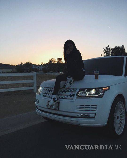 $!Kylie Jenner no solo es bella y exitosa, también posee autos de colección