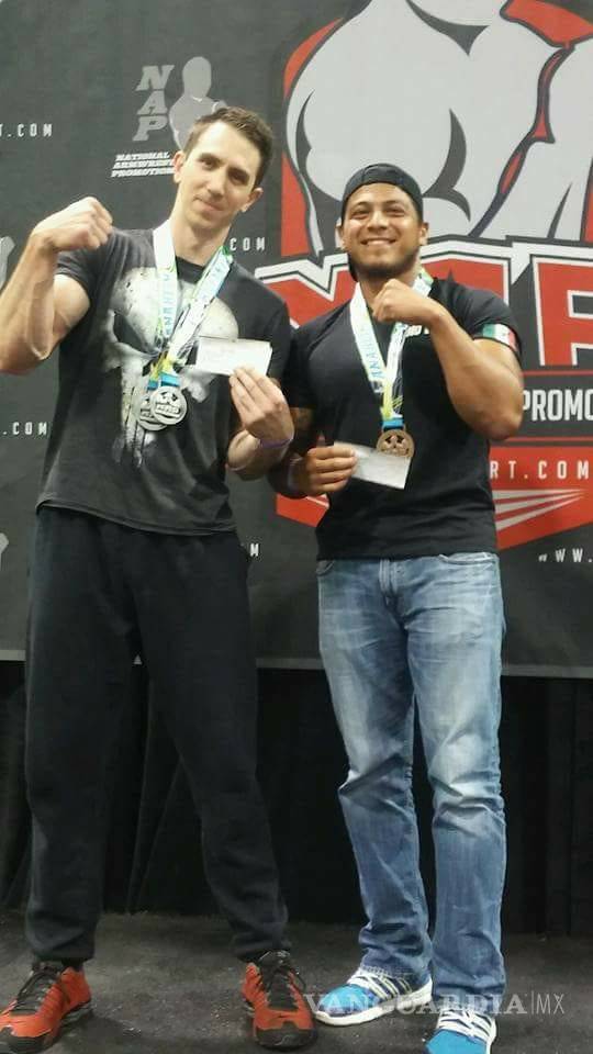 $!El arte de las vencidas o lucha de brazos