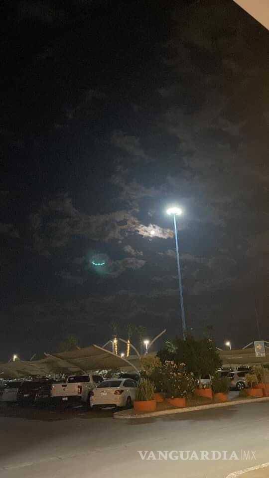 $!Mismo ‘OVNI’ visto desde otro ángulo. Usuario comparte fotografía en redes sociales