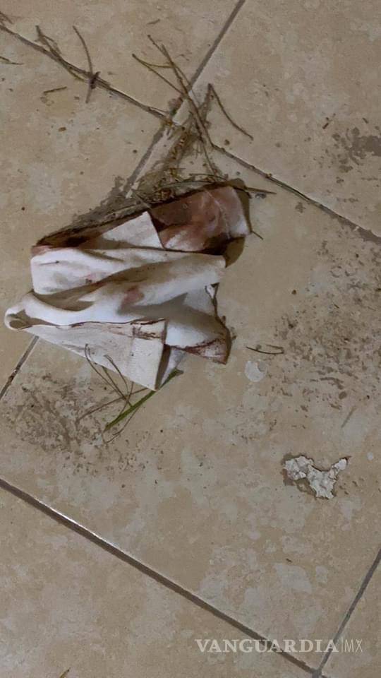 $!Le 'llueven' residuos médicos a colonia de Torreón después de tolvanera