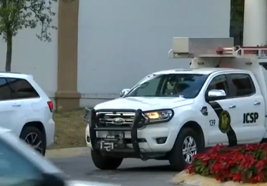 Un feto de unos siete meses de gestación fue localizado por trabajadores de recolección de basura en la colonia Portal del Huajuco, al sur de Monterrey. Peritos y ministeriales realizan las diligencias para determinar su origen y posibles responsabilidades