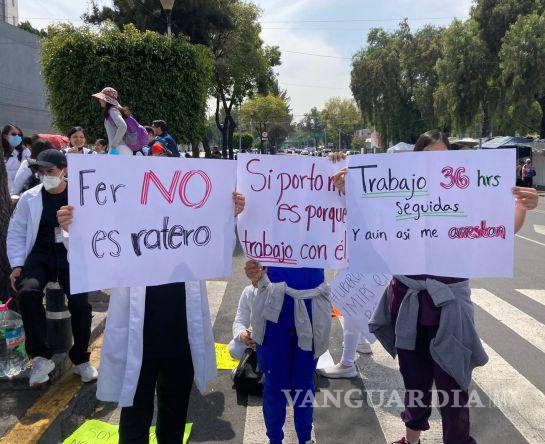 $!Médico del ISSSTE fue acusado de intentar robar material médico, compañeros lo defienden y sale libre