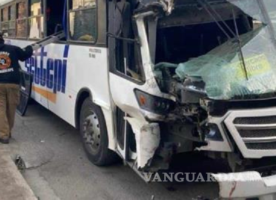 $!Choque de camiones en Guadalupe, Nuevo León, deja 15 heridos