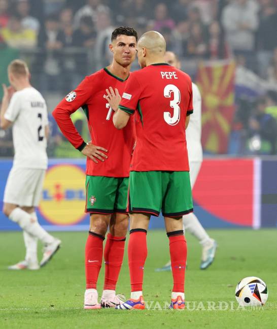 $!Cristiano Ronaldo salió entre lágrimas tras el primer tiempo extra, luego de fallar el penal ante Oblak.