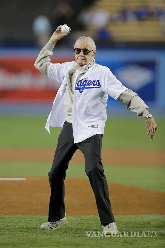 $!Stan Lee, el fanático del beisbol que hizo superhéroe al mexicano Sergio Romo