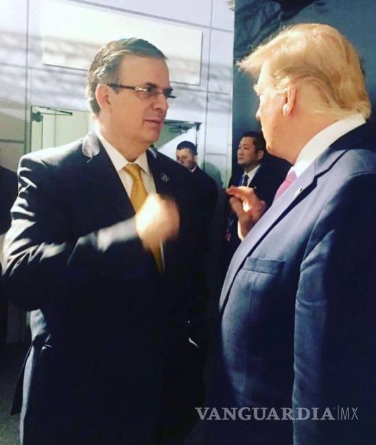 $!Marcelo Ebrad, secretario de Relaciones Exteriores y Donald Trump, presidente estadounidense, se saludaron en el marco de la cumbre del G20.