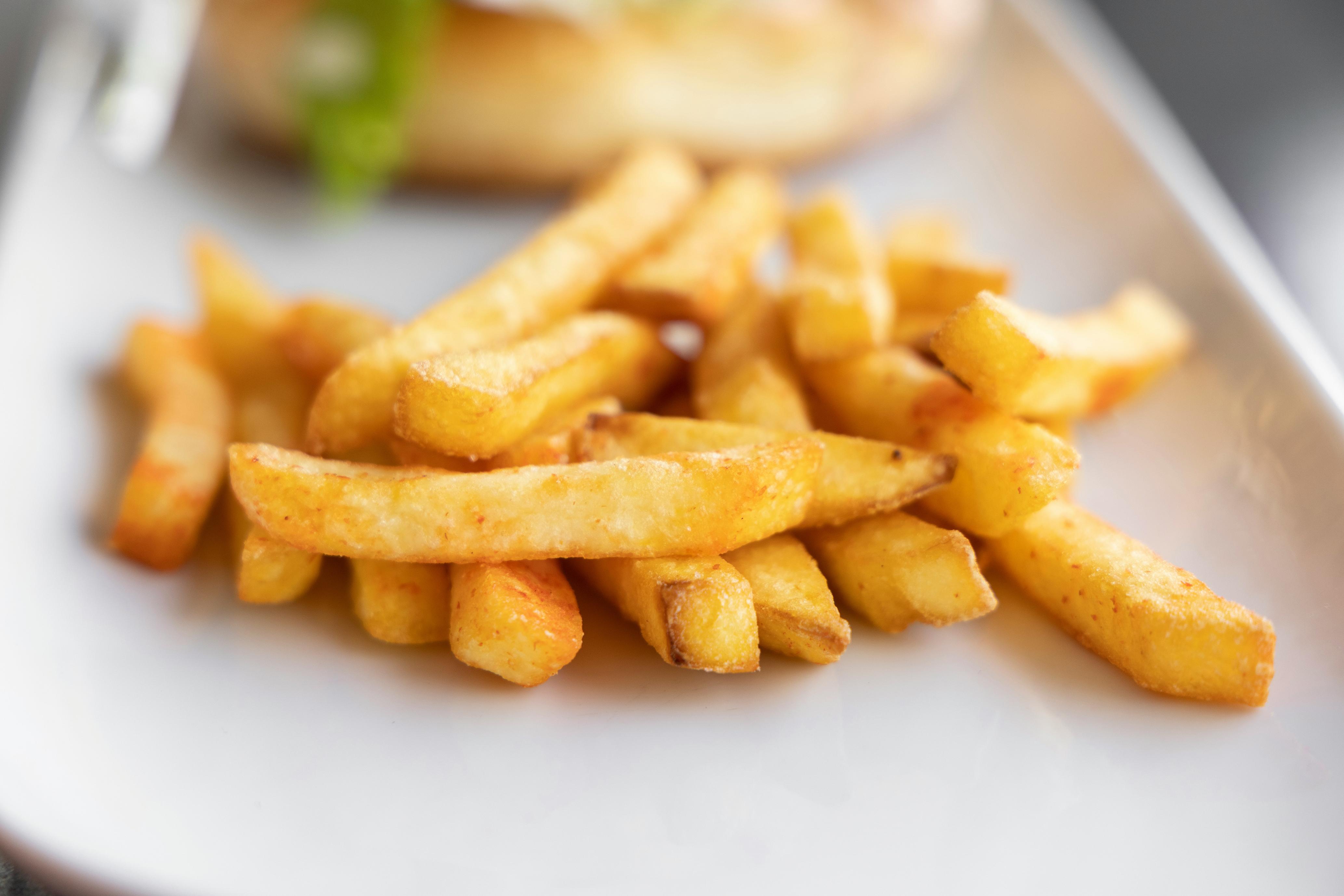 La sal sabe bien y su consumo hace que nuestro cuerpo se sienta bien. Además de mejorar el sabor a la comida, es un mineral vital para nuestra salud, según el doctor James DiNicolantonio.