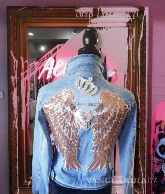 Diseñan saltillenses chamarras contra la violencia de género