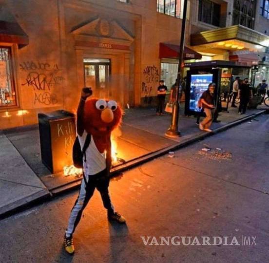 Del meme a la vida real... Elmo en llamas se suma a las protestas por ...