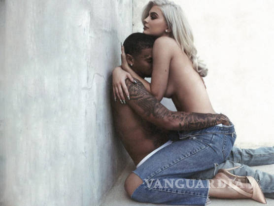 $!Kylie Jenner le celebra sus 27 años a Tyga con candente foto