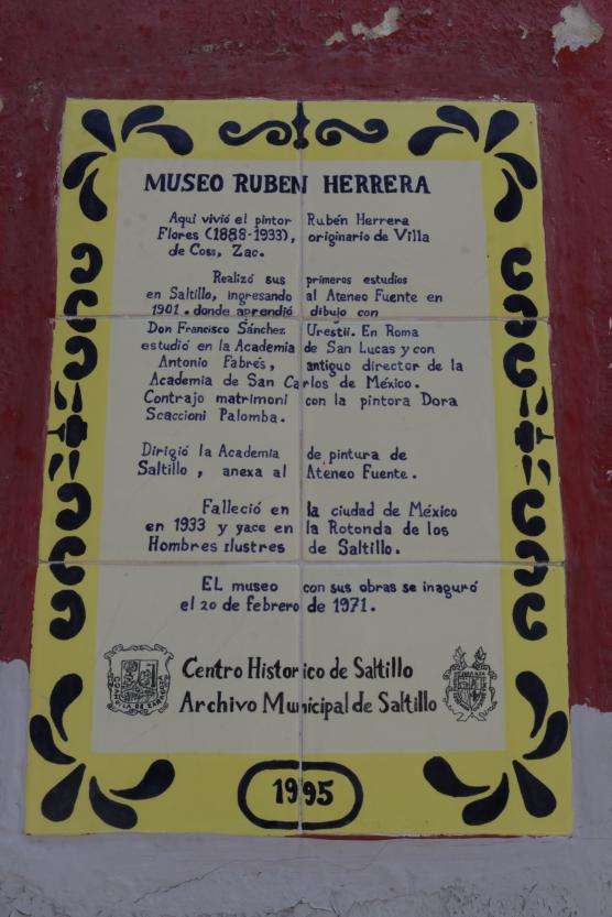 $!Una placa firmada en 1995, conmemora al Museo Rubén Herrera, ubicado en la casa del pintor.