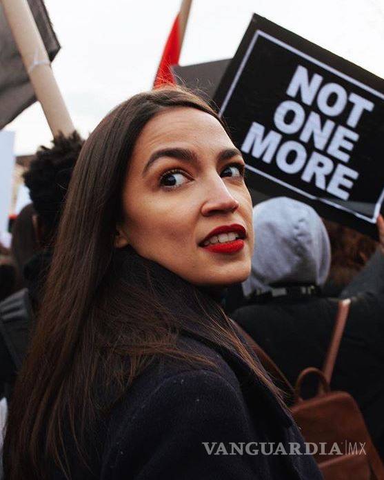 $!Alexandria Ocasio hace historia: Pasa de ser mesera a la congresista más joven en Estados Unidos