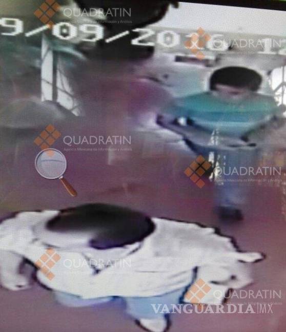 $!Muestran supuestas imagenes de sacerdote secuestrado saliendo de hotel con menor