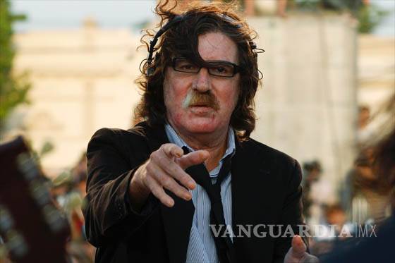 Charly García sale del hospital