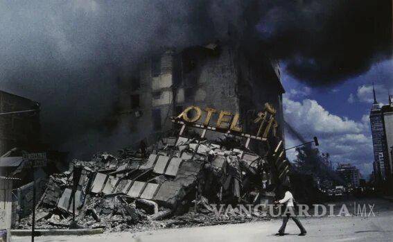 $!Imágenes del libro de nota “El Teatro de los Hechos del fotografo Enrique Metinides”