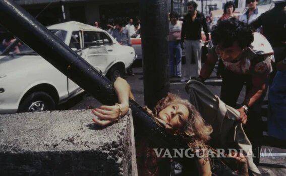 $!Imágenes del libro de nota “El Teatro de los Hechos del fotografo Enrique Metinides”