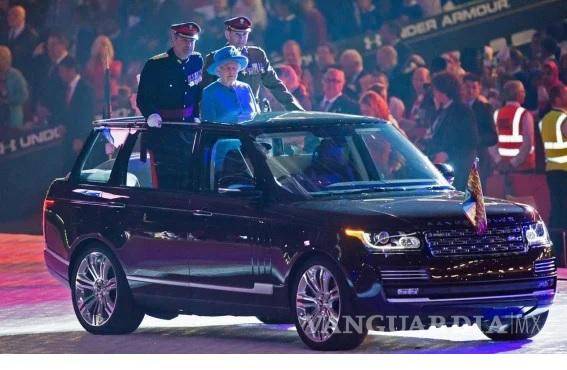 La reina Isabel II y su gusto por los autos; tenía su favorito