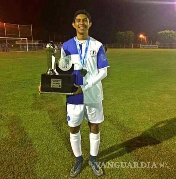 $!Mexicano de 16 años firma con el Ajax y promete ser el nuevo ídolo azteca