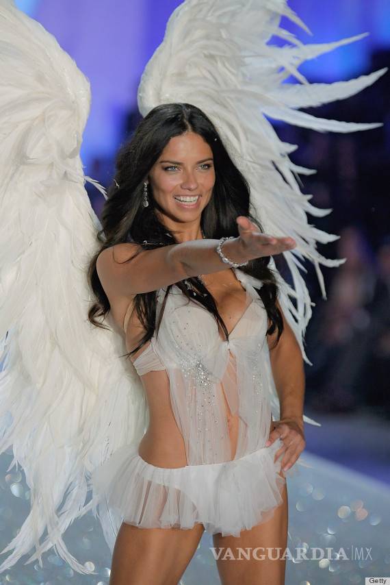 $!Así fue el sexy adiós de Adriana Lima a Victoria's Secret