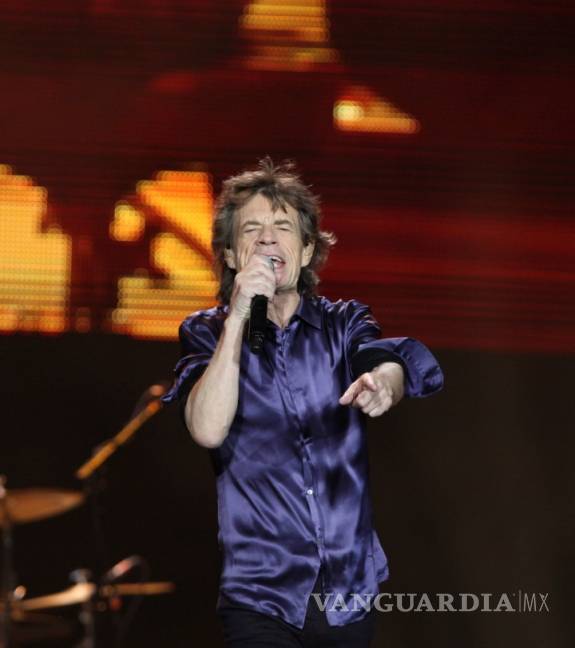 $!Pese a que hay una copia, Jagger &quot;no recuerda&quot; haber escrito sus memorias