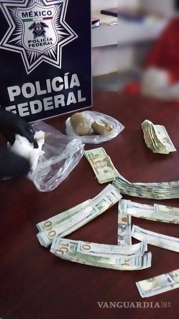 $!Mujer llevaba 52 mil dólares y drogas ocultos en sus genitales y adheridos al cuerpo