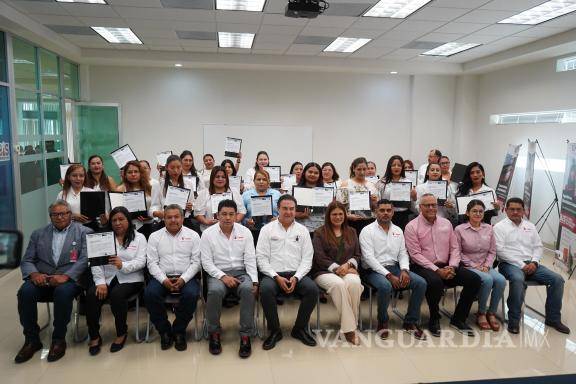 $!Los universitarios participarán en proyectos relacionados con la atención del rezago educativo en Coahuila.