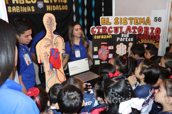 $!Alumnas y alumnos de educación Básica visitaron la exposición para conocer los proyectos desarrollados por los futuros docentes.