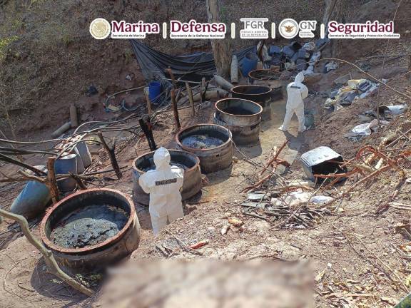 La Secretaría de Seguridad y Protección Ciudadana (SSPC), Secretaría de Marina (Semar) y la Fiscalía General de la República (FGR) desmantelaron cinco laboratorios clandestinos en Jalisco, Nayarit y Sinaloa.