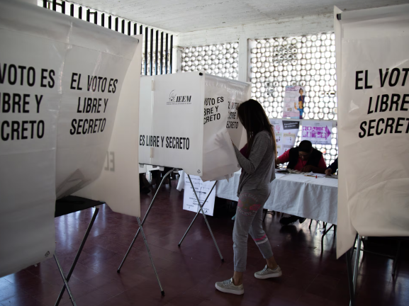 El Gobierno del Estado de México convocará a partidos políticos y autoridades electorales para coordinar medidas de seguridad durante el proceso electoral y las próximas campañas.