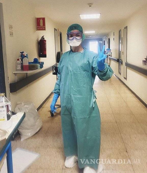 $!Modelo volvió a ser enfermera para ayudar contra el coronavirus y se contagió