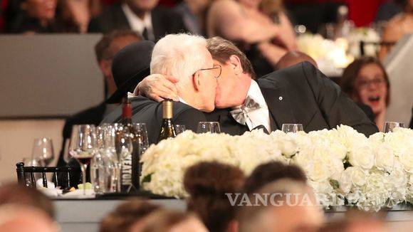 $!Steve Martin y Martin Short se besan por Diane Keaton