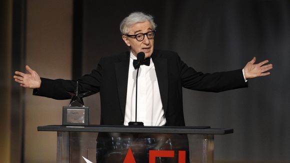 $!Diane Keaton fue sorprendida por Woody Allen durante homenaje