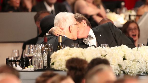 $!Steve Martin y Martin Short se besan por Diane Keaton