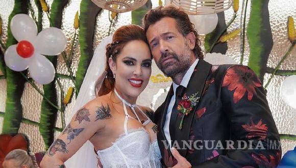 $!A doña Rosalba no le agrada que sus nietas convivan con Sara Corrales.