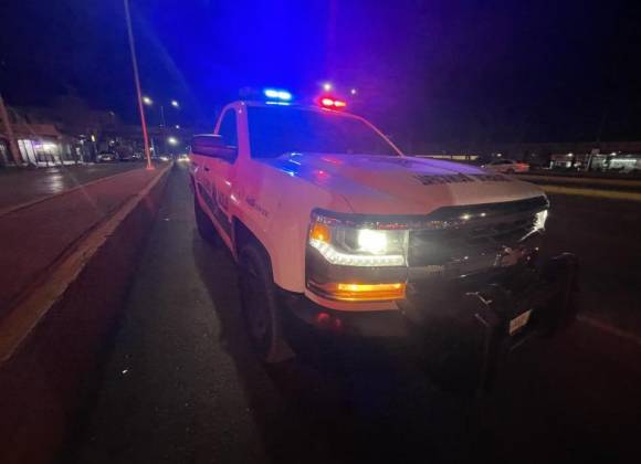 Autoridades de Saltillo buscan a camionero por provocar accidente; choca a vehículo y daña a tres más mientras huye