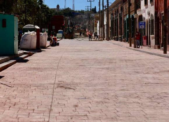 They announced the temporary closure of the intersection between General Cepeda and Bolivar streets, in Saltillo