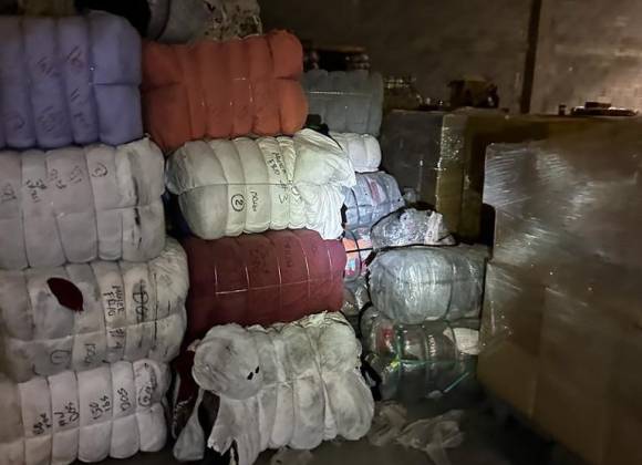 Clothing, shoes and whiskey are seized in a search of a warehouse in Apodaca, NL