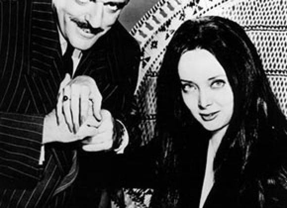 morticia carolyn jones hechizo