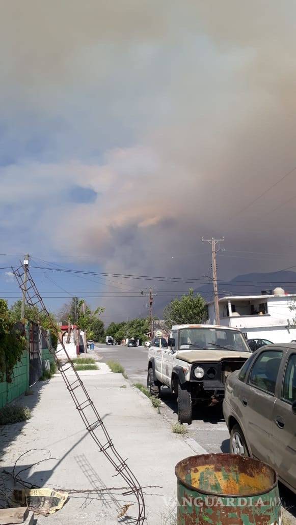 $!Corto circuito, posible causa del fuerte incendio en La Carbonera, Arteaga